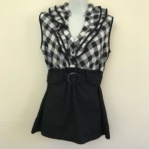 ✨3/$12✨ Dress Barn Half Button Down Short Sleeve Top